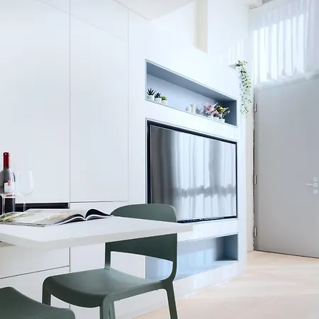 Apartament Touch&go - Via Gaetano Previati 38,